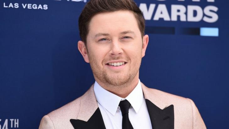 Country star Scotty McCreery knows pressure NFL players face