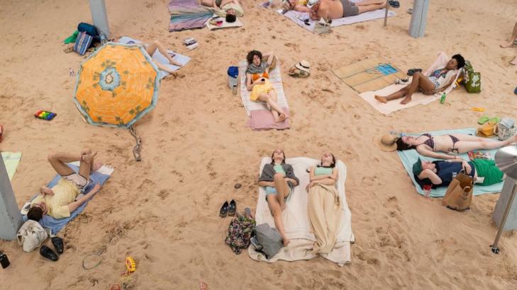 Operatic day at the beach evokes climate crisis