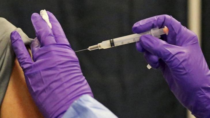 Judge blocks medical worker vaccine mandate in NY state