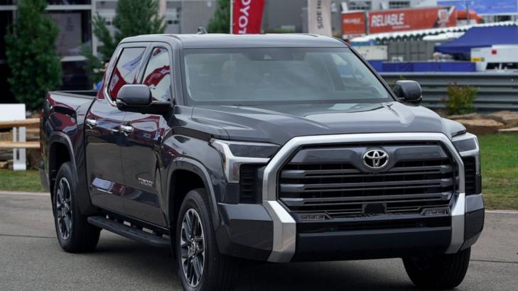 Toyota scraps V8 in Tundra redesign, adds hybrid powertrain