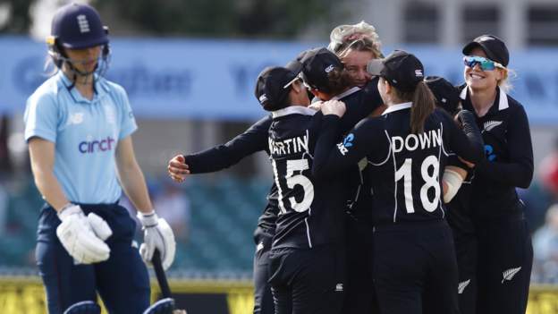 England v New Zealand: Lea Tahuhu inspires tourists to Leicester victory