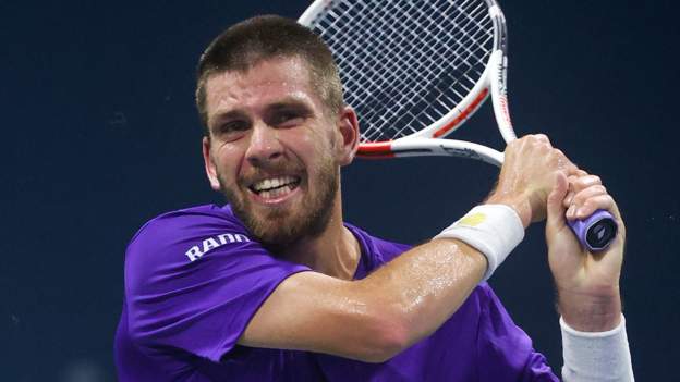 San Diego Open: Cameron Norrie beats Denis Shapovalov to reach last four