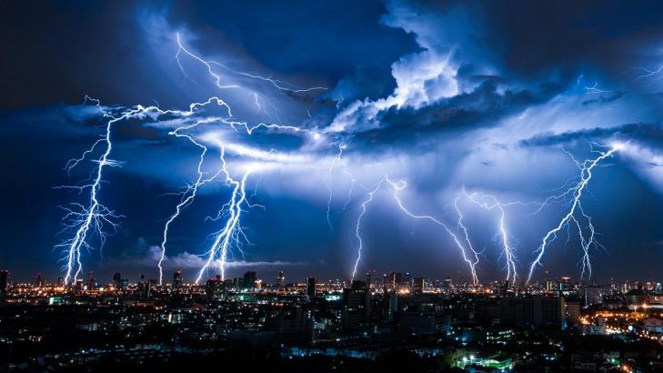 Don’t Shower During a Thunderstorm, and Other ‘Myths’ That Are Actually True