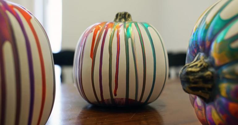Put Down the Carving Tools, This Marbled-Pumpkin DIY Is the New Jack-o'-Lantern