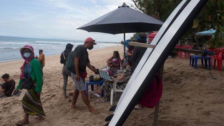 Bali welcomes back foreign travelers as COVID cases subside