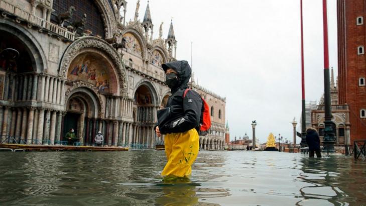 Flooding in Venice worsens off-season amid climate change