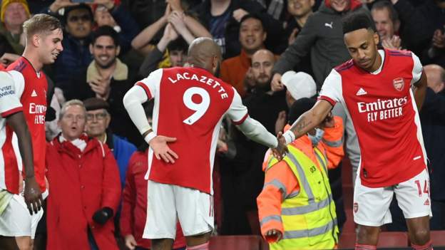 Arsenal 3-1 Aston Villa: Gunners hit three past lacklustre Villa