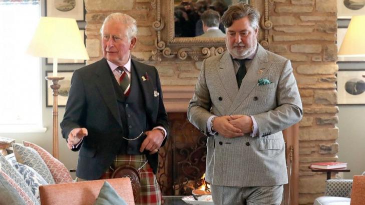 Ex-Prince Charles aide quits charity in cash-for-honors case
