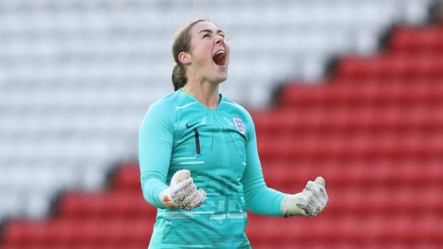 Mary Earps: England boss praises goalkeeper's role in Austria win