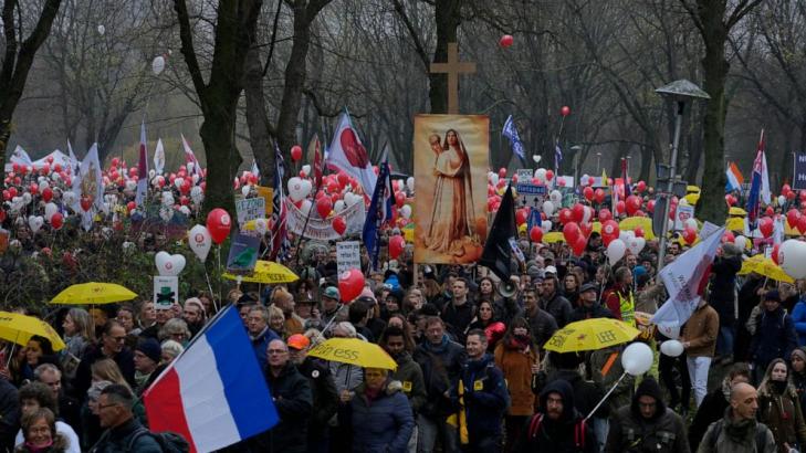 Anti-lockdown protesters march through Dutch city of Utrecht