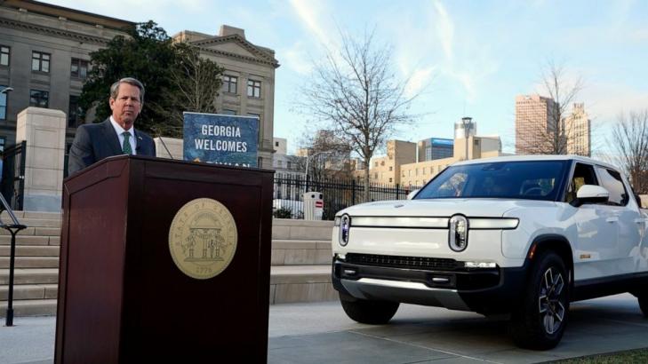 Upstart electric vehicle maker Rivian posts $1.23B Q3 loss