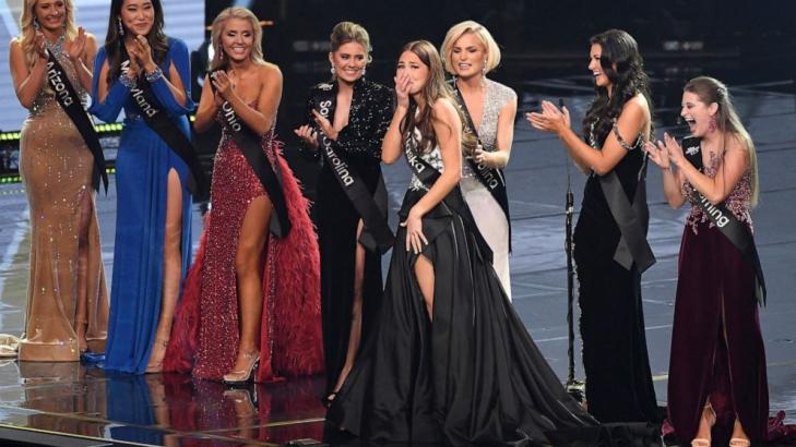 Miss Alaska, Emma Broyles, crowned Miss America