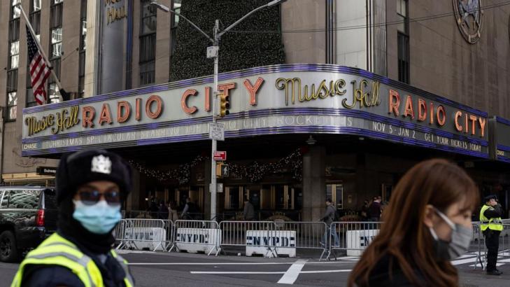 Rockettes end season as New York tallies record COVID cases