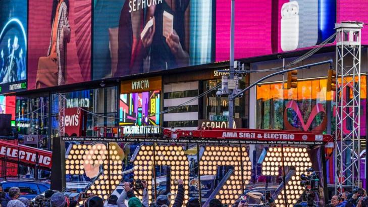 Revelers await return to NYC's Times Square to usher in 2022