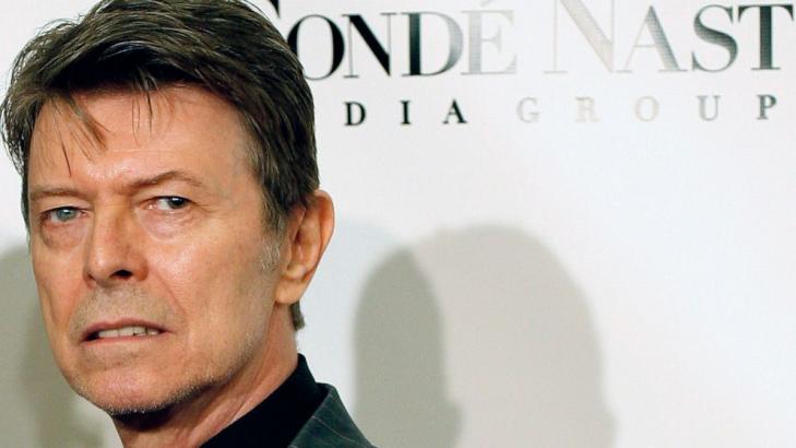 David Bowie’s extensive music catalog is sold to Warner