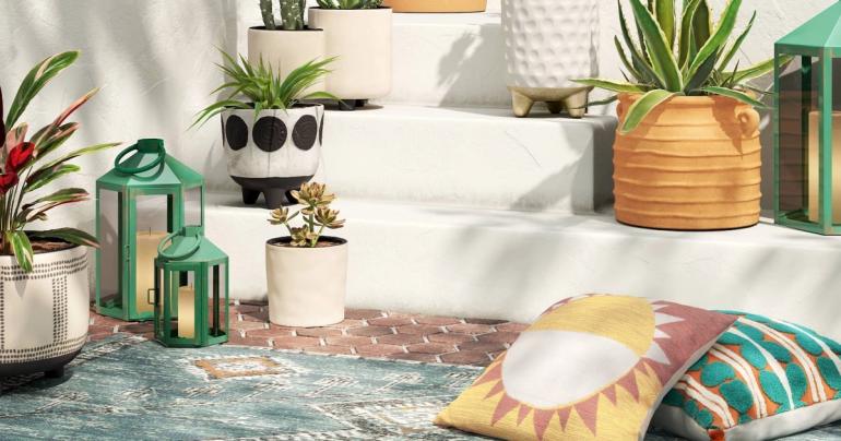 https://delight.news/posts/its-summer-somewhere-get-patio-ready-with-the-new-opalhouse-x-jungalow-collection-at-target