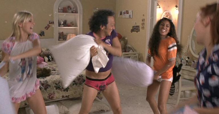 Pillow fighting is officially a professional sport. Seriously. (6 Photos)