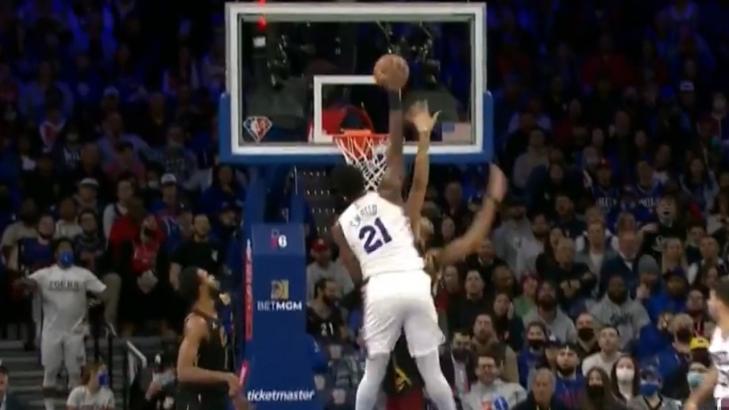 Embiid posterizes Allen with vicious one-handed slam