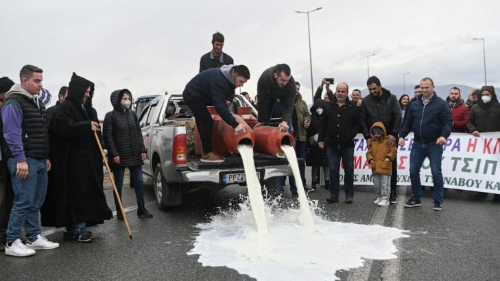 Greek farmers threaten to block highways in energy protest