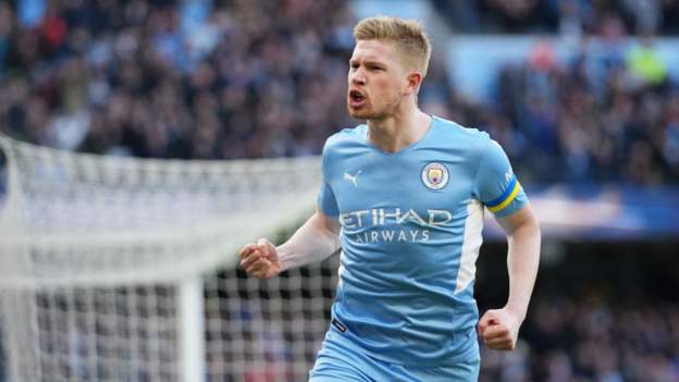 Manchester City 4-1 Manchester United: Kevin de Bruyne and Riyad Mahrez settle derby