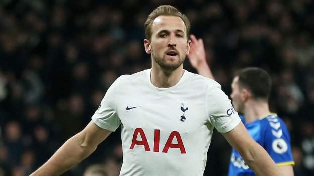 Tottenham 5-0 Everton: Harry Kane becomes sixth highest goalscorer in Premier League history