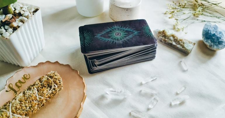 The Best Time to Get a Tarot Card Reading, According to a Bruja