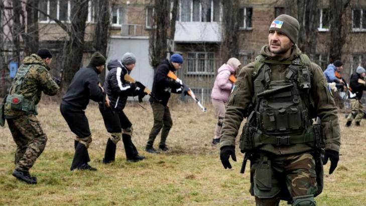 Anti-war activist interrupts live Russian state TV news show