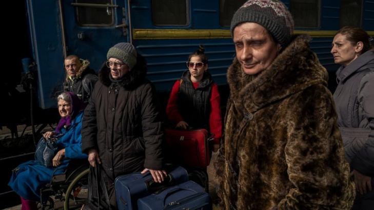 Ukrainian refugees speak of bombs, half-empty cities, hunger