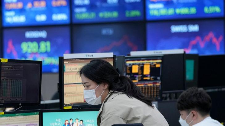 Wall Street heads lower in premarket following Asian losses