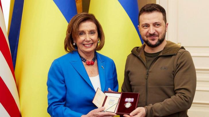 Pelosi visits Kyiv, meets with Ukraine president