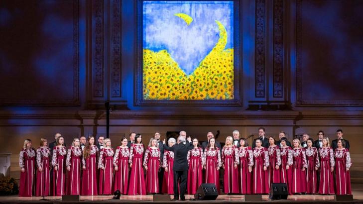 Richard Gere helps Carnegie Hall raise money for Ukraine