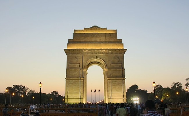 Iconic Rifle, Helmet At India Gate Shifted To National War Memorial