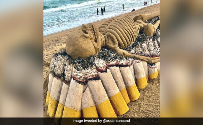 Sand Artist Creates Massive Sand Sculpture For World No Tobacco Day