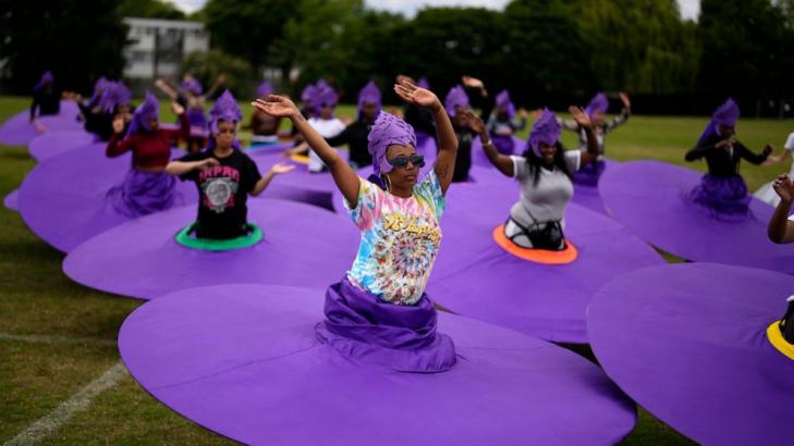 Pageant participants in queen's jubilee celebrate diverse UK