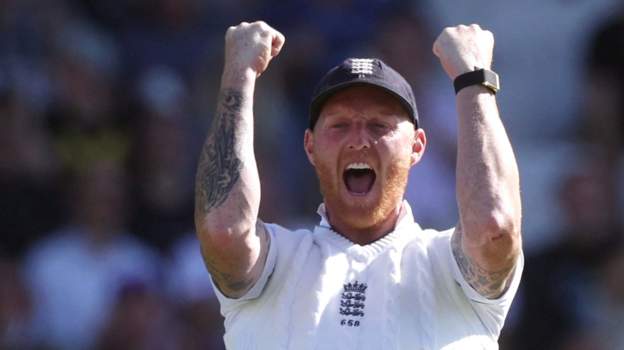 England v New Zealand: Late wickets put hosts in charge at Headingley