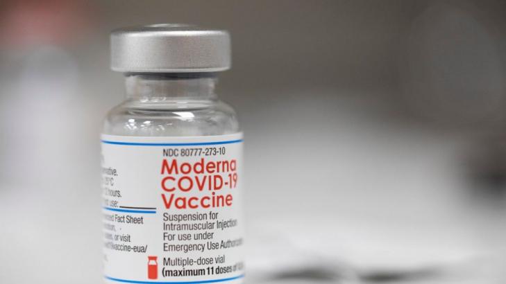 US grapples with whether to modify COVID vaccine for fall