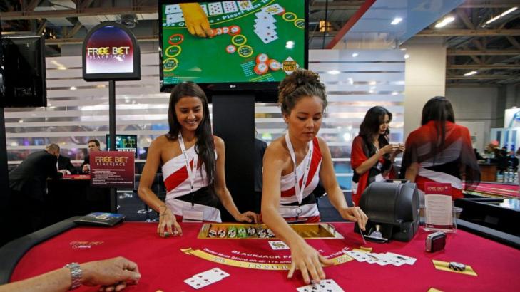 'Las Vegas of Asia' tells casinos to grow beyond gambling