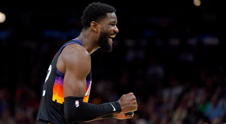 Report: Deandre Ayton agrees to historic four-year offer sheet with Pacers
