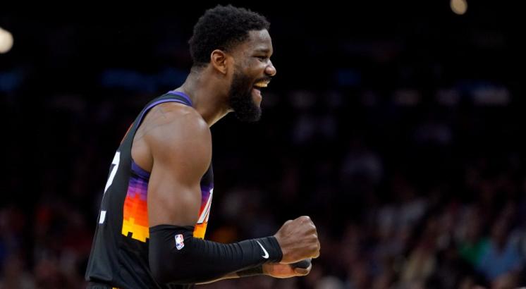 Report: Deandre Ayton agrees to historic four-year offer sheet with Pacers