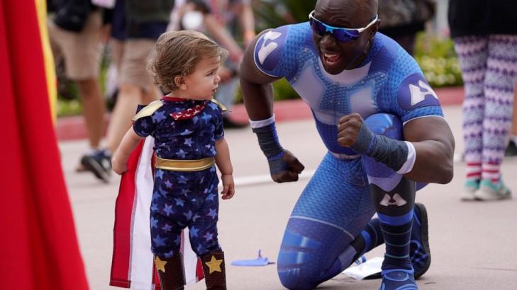 Comic-Con returns in full force with costumes, crowds