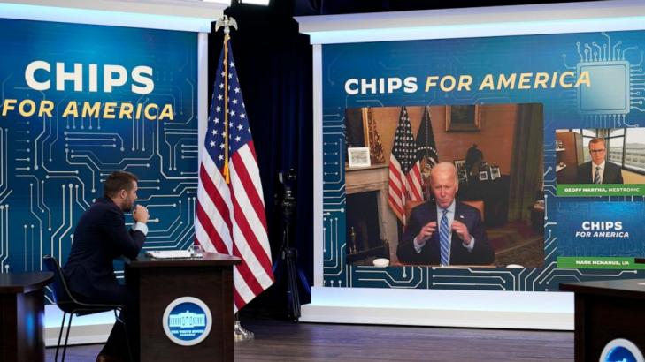 Congress OKs bill to aid computer chip firms, counter China