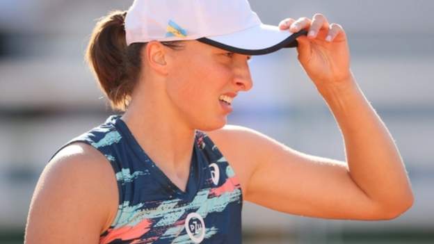 Poland Open: Iga Swiatek's winning streak on clay ended by Caroline Garcia