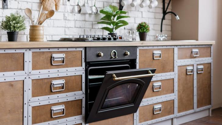 How to Get Rid of Scratches on Your Oven Door