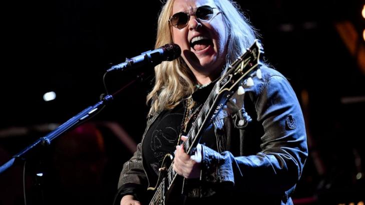 Rock icon Melissa Etheridge announces solo off-Broadway show