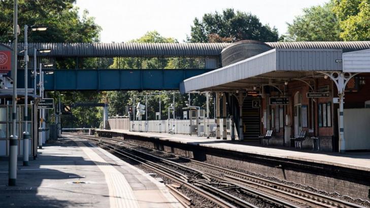 Workers at UK's largest container port to join rail strikes