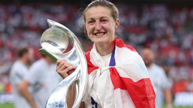 Ellen White: Manchester City and England striker announces retirement