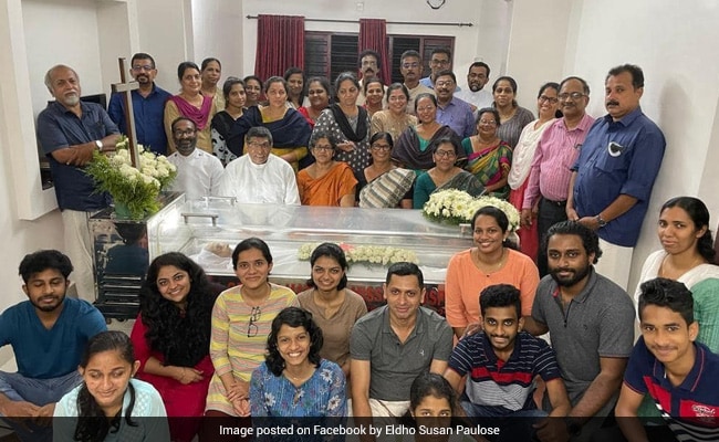 Photo Of Smiling Relatives At Funeral In Kerala Divides Internet