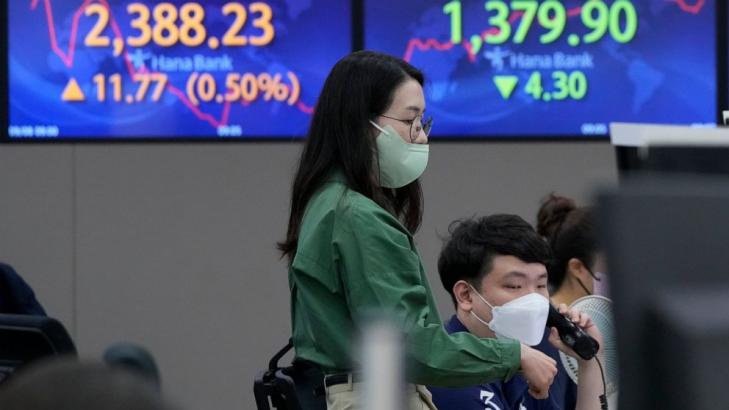 Asia shares rise as Wall Street on track to end loss streak