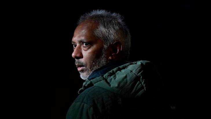 AP PHOTOS: Mourners wanting a last look at queen's coffin