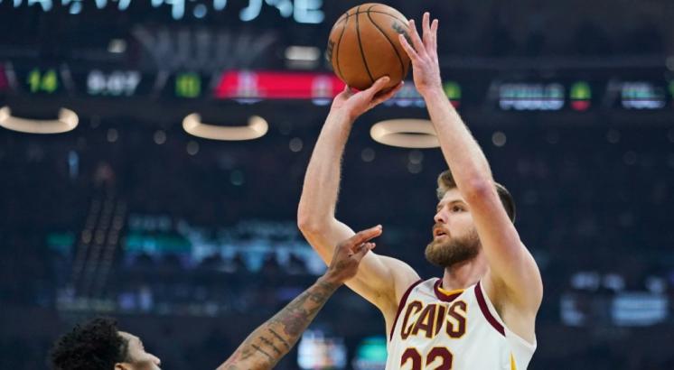 AP source: Cavaliers, Dean Wade agree to three-year contract extension